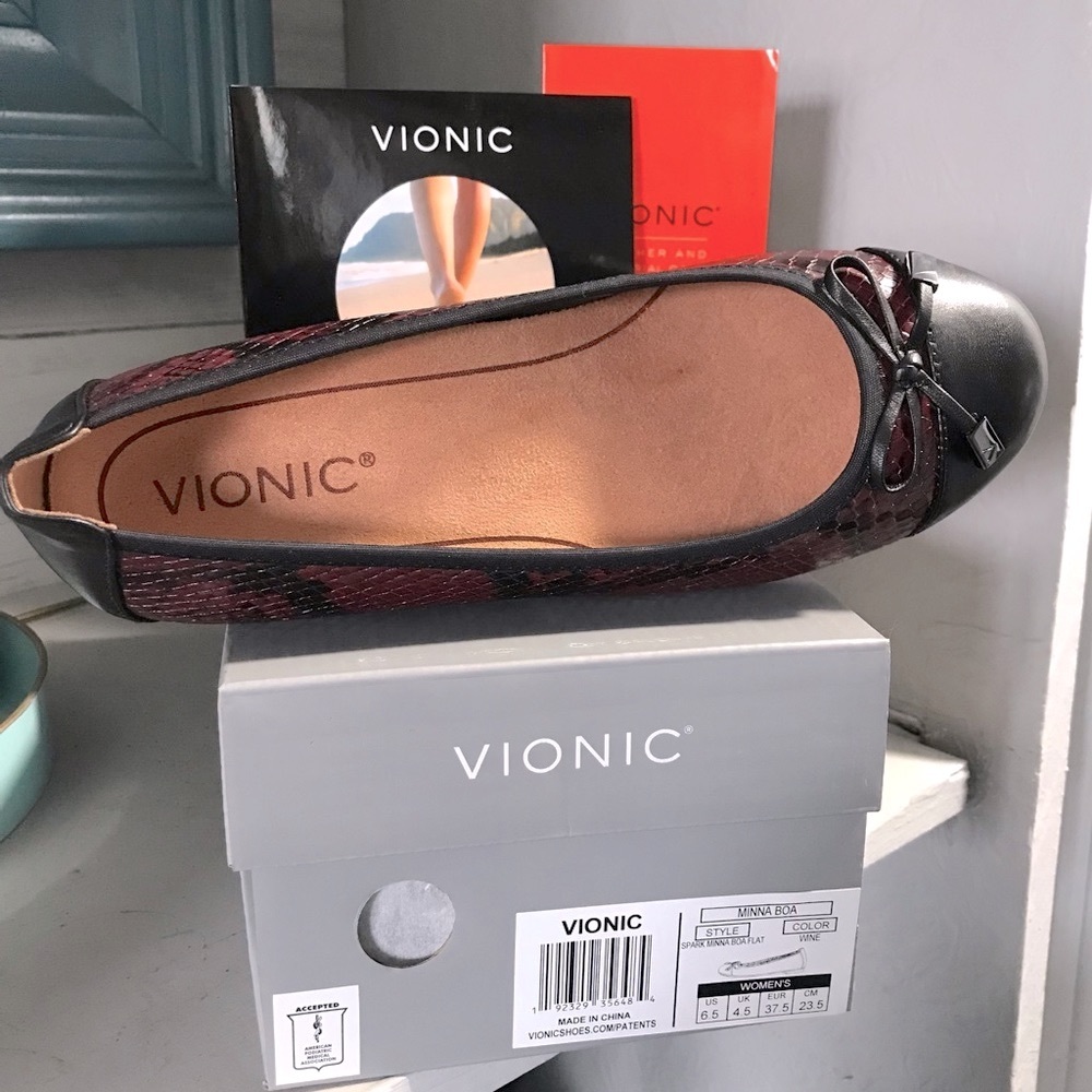 Vionic Sz 6.5 Wine Snake-Embossed Minna Leather Flat - Picture 3 of 4